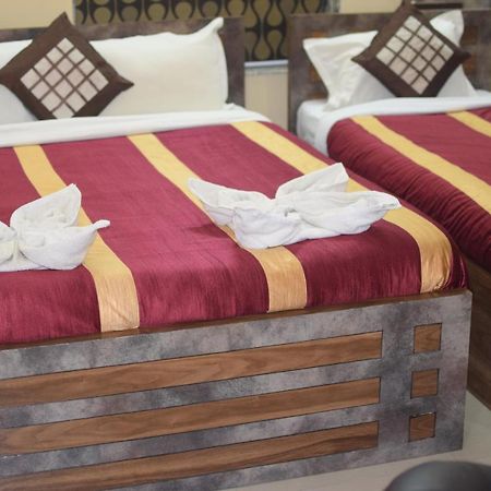 Recline Hotel And Restaurant Gauripur Екстер'єр фото